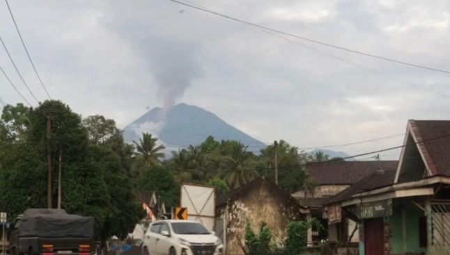 BPBD Lumajang Siaga Maksimal Hadapi Aktivitas Awan Panas Guguran Gunung Semeru