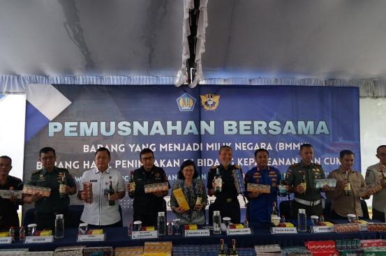 Bea Cukai Musnahkan BKC Ilegal Hasil Penindakan di Wilayah Kalbagsel Senilai Rp5,3 Miliar