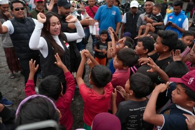 Tinjau Langsung Dampak Erupsi Semeru, Zita Anjani Pastikan Keselamatan Warga dan Pemulihan Bertahap