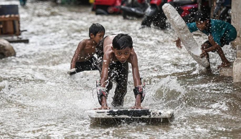 Enam RT di Kepulauan Seribu Terendam Banjir Rob, Air Laut Naik akibat Pasang Maksimum