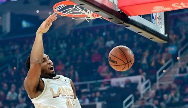 Donovan Mitchell Cetak 32 Poin, Cavaliers Kalahkan Pacers dan Jaga Asa di NBA Cup