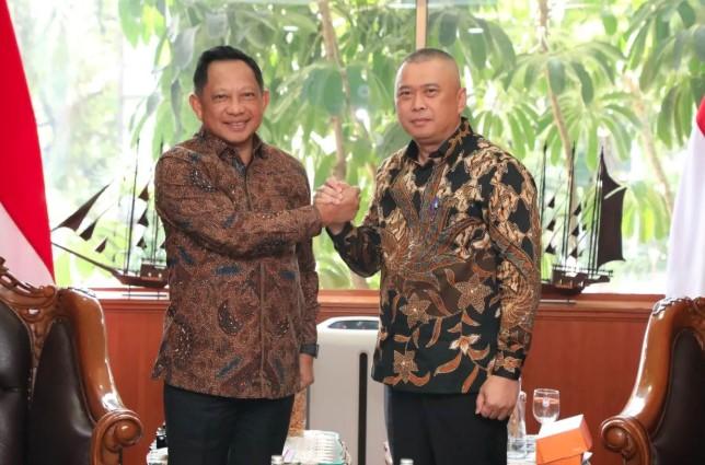 Persiapan Nataru 2025-2026: Pemerintah Fokus pada Transportasi, Inflasi, dan Cuaca Ekstrem