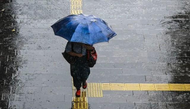 BMKG: Seluruh Wilayah Jakarta Diprakirakan Diguyur Hujan pada Siang dan Sore Hari