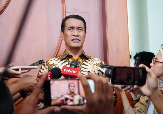 Mentan Amran : Bantuan Alsintan Pemerintah itu Gratis, Tidak Boleh Dipungut Biaya