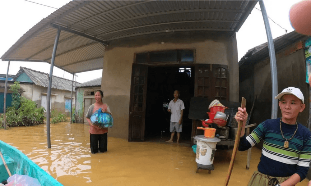 Korban Tewas Banjir di Vietnam Tengah Capai 72 Orang, Kerugian Hampir 9 Triliun Dong