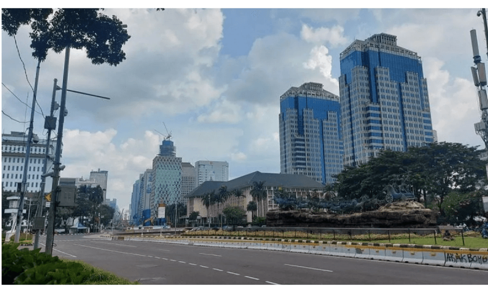 BMKG Prakirakan Cuaca Berawan Tebal Selimuti Seluruh Wilayah DKI Jakarta pada Senin Pagi