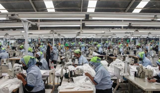 Sektor Manufaktur Kian Tertekan, Penguatan IKM dan Tata Niaga Bahan Baku Dinilai Jadi Kunci Pemulihan