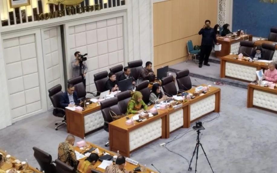 DPR Minta BSN Perkuat Pengawasan SNI untuk Tangkal Impor Ilegal dan Jaga Daya Saing Produk Lokal