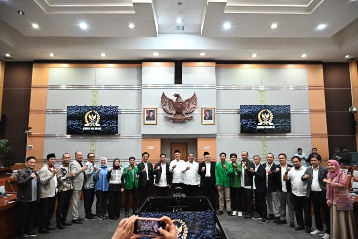 Komisi VIII DPR Bahas Pengelolaan Keuangan BLU dan Aspirasi Mahasiswa UIN Alauddin dalam RDP dan RDPU