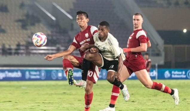 Eky Taufik Raih Pencapaian 100 Penampilan Bersama Persis Solo