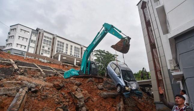 Banjir Meluas di Padang, 27.433 Warga Terdampak dan Puluhan Rumah Rusak