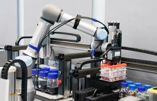China Kembangkan Robot Kimia Cerdas “Xiao Lin”, Dorong Revolusi Penelitian Laboratorium Berbasis AI