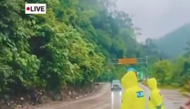 Jalan Lintas Solok–Padang Kembali Dibuka Pasca-Longsor, Warga Diimbau Waspada Cuaca Ekstrem