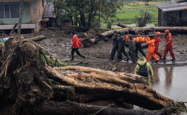 Bencana Hidrometeorologi di Sumbar Tewaskan 61 Warga, Kerugian Capai Rp9,5 Miliar dan Pencarian Korban Terus Dilakukan