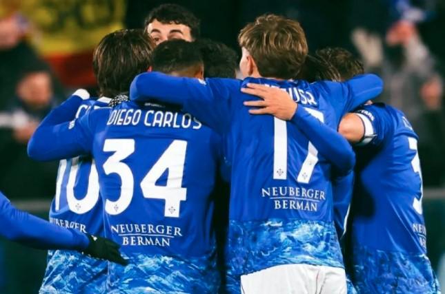 Jay Idzes Tampil Penuh, Sassuolo Takluk 0-2 dari Como yang Perpanjang Rekor Tak Terkalahkan