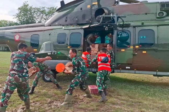 TNI AU Salurkan Logistik Melalui Udara ke Sibolga, Kosek I Medan Pastikan Operasi Berjalan Aman dan Tepat Sasaran
