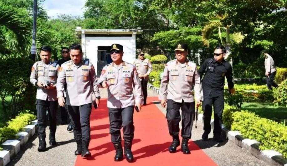 Wakapolri Pimpin Bakti Sosial Akpol 1990 di Flores Timur, Sentuh Langsung Kebutuhan Masyarakat