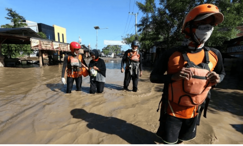Basarnas Kerahkan Ratusan Personel Tambahan ke Aceh dan Sumatera, Perkuat Operasi SAR Banjir dan Longsor