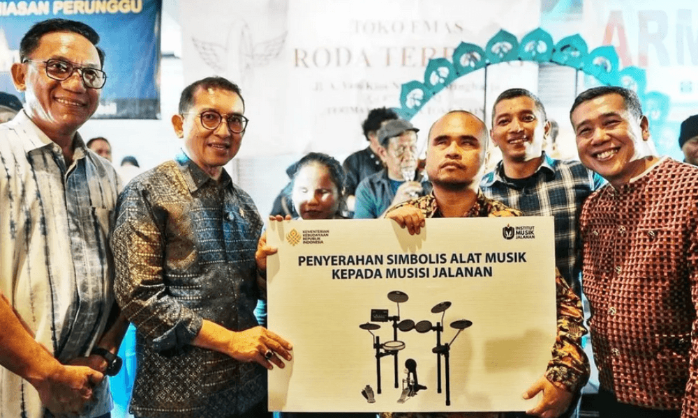 Kementerian Kebudayaan Serahkan Bantuan Alat Musik ke IMJ Yogyakarta, Dukung Ruang Inklusif bagi Musisi Jalanan