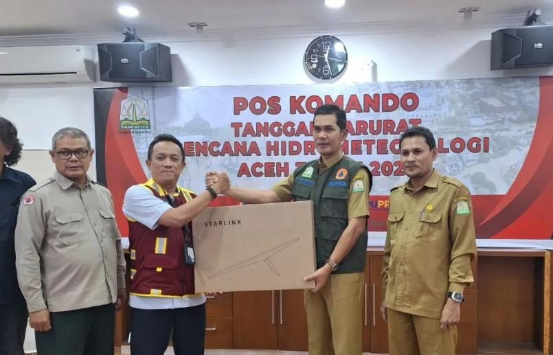 Komdigi Serahkan 20 Perangkat Starlink untuk Dukung Komunikasi Penanganan Bencana Hidrometeorologi di Aceh