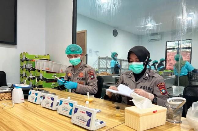 Aktivitas Dini Hari di Dapur SPPG Nongsa 3 Batu Besar Siapkan Ribuan Porsi Makan Bergizi Gratis