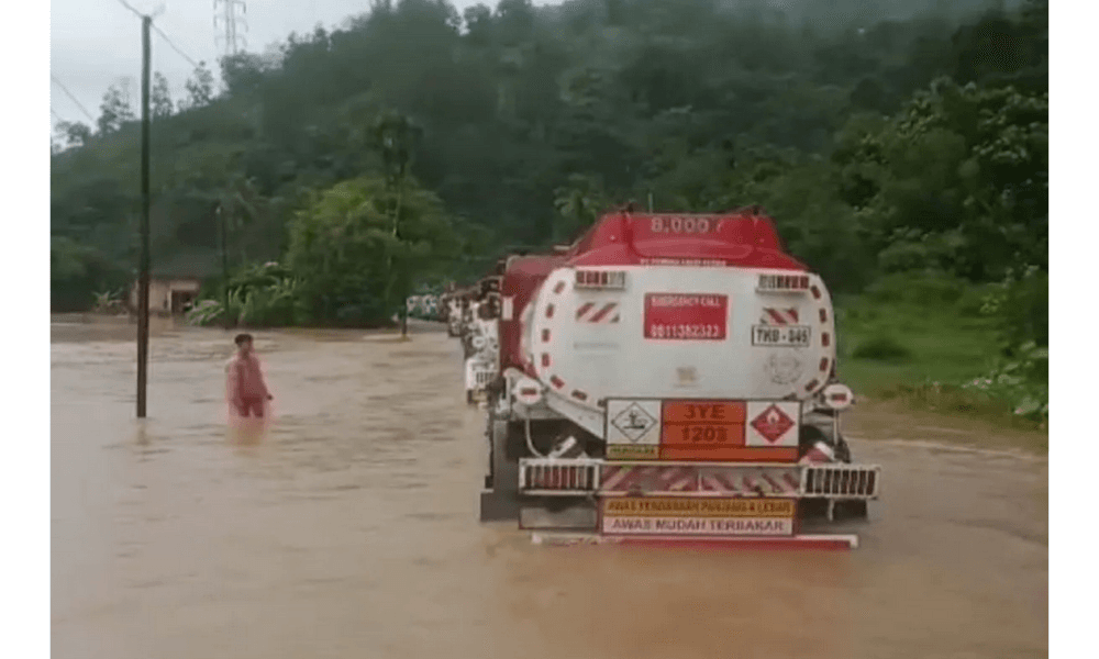 Pertamina Kirim BBM dan LPG dari Siak dan Jambi ke Sumbar, Gunakan Jalur Alternatif dan Perahu ke Daerah Terisolasi