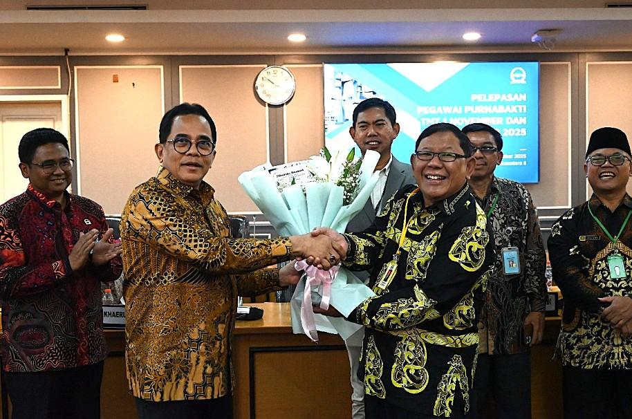 Pengabdian Jadi Teladan, Setjen DPR RI Lepas 9 Pegawai Purnabakti dengan Penghormatan