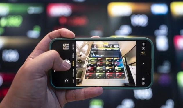 IHSG Menguat di Tengah Sikap Wait and See Pasar terhadap Rilis PMI Global