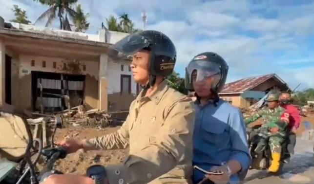 Naik Motor Trail, Wapres Gibran Tinjau Langsung Lokasi Banjir Bandang di Agam, Sumatera Barat