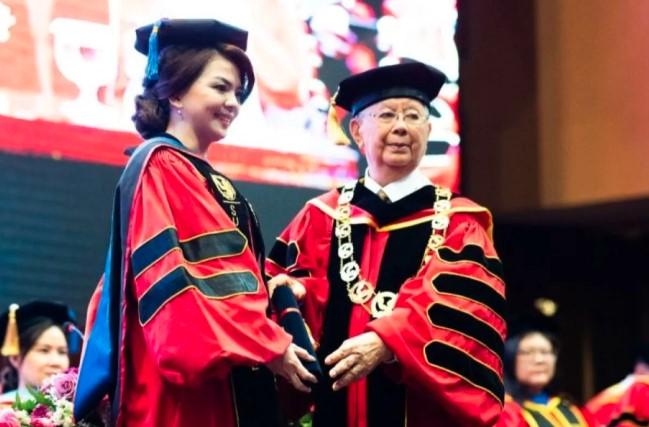 Menkes Budi Gunadi Sadikin Ajak Lulusan UPH Berkontribusi Nyata bagi Bangsa dan Sesama