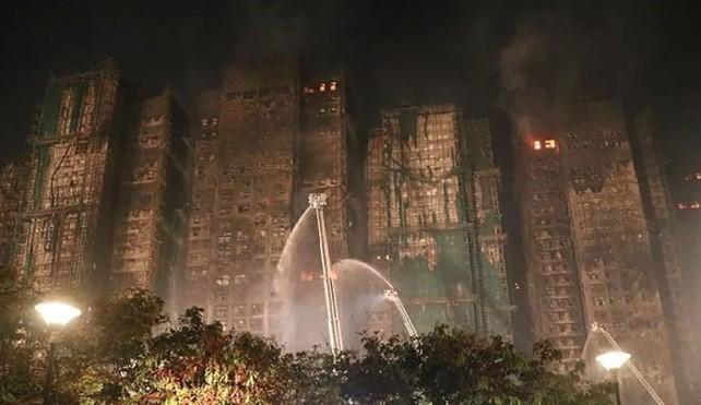 Korban Tewas Kebakaran Wang Fuk Court Hong Kong Capai 159 Orang, Pencarian Difokuskan pada Perancah