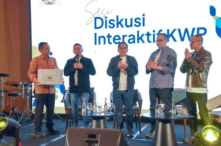 Refleksi Akhir Tahun Setjen DPR dan Wartawan Parlemen: Perkuat Sinergi, Galang Dana untuk Korban Banjir Sumatera