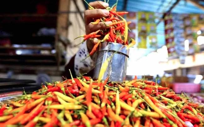 PIHPS: Harga Cabai Rawit Tembus Rp70.500/kg, Telur Ayam Rp32.250/kg per 5 Desember 2025