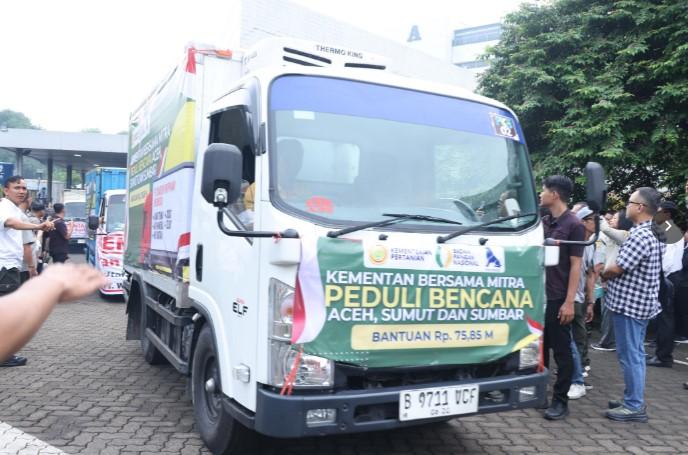 Mentan Amran Pastikan Bantuan Mengalir Cepat, Distribusi Lewat Armada Laut dan Udara Dikerahkan untuk Sumatera