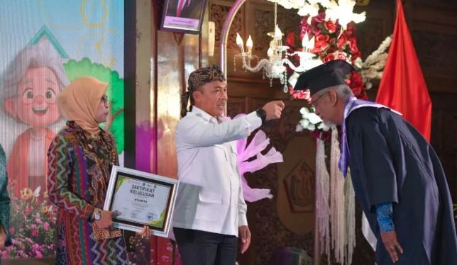 Cegah Lansia dari Kesepian, Pemerintah Luncurkan Program Sidaya dan Sekolah Lansia di Lamongan