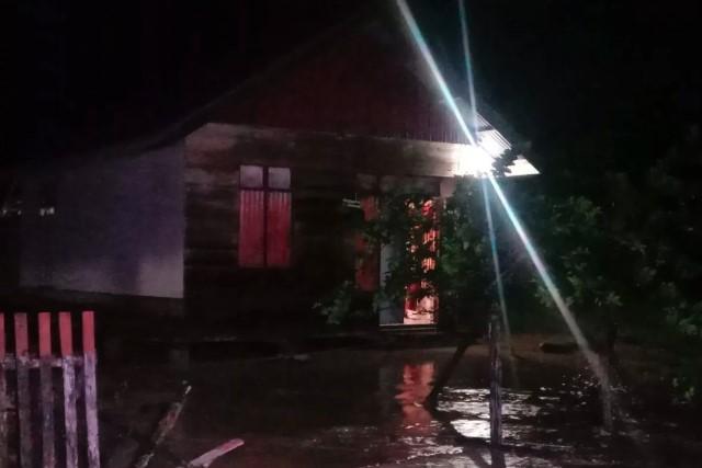 Banjir dan Longsor Tutup Akses Trans Sulawesi, 65 KK di Buol Terdampak