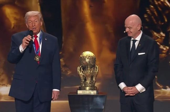 Donald Trump Terima FIFA Peace Prize Pertama dalam Sejarah, Diberikan Langsung oleh Gianni Infantino