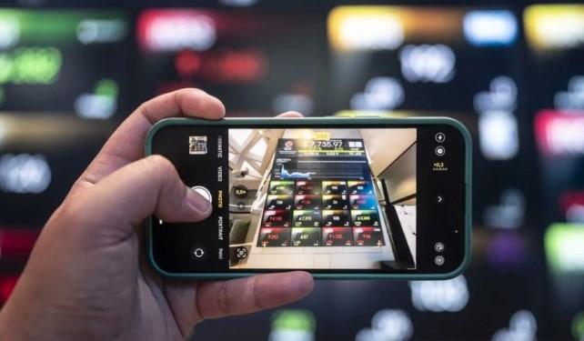 IHSG Dibuka Menguat 56,53 Poin ke Level 8.713,71 pada Rabu Pagi