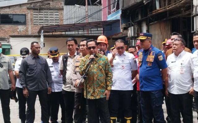 Mendagri Tito Karnavian Tinjau Lokasi Kebakaran Ruko Terra Drone dan Perintahkan Evaluasi Prosedur Keselamatan Gedung