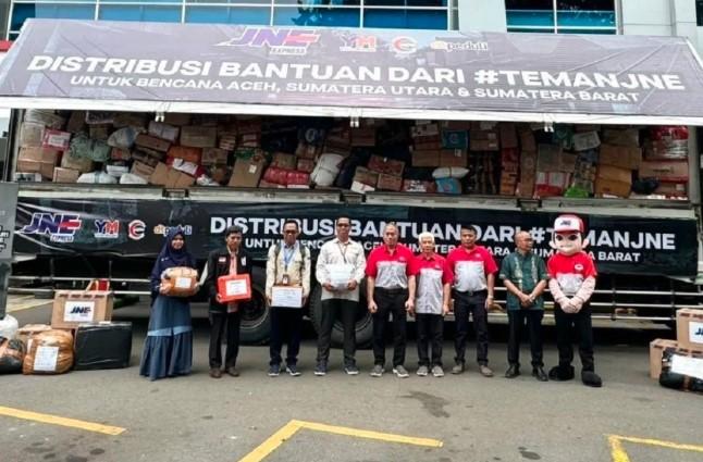 JNE Salurkan Lebih dari 500 Ton Bantuan untuk Korban Banjir dan Longsor di Aceh, Sumut, dan Sumbar