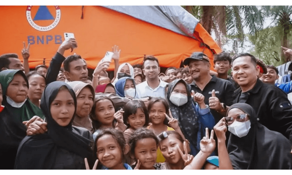 Raffi Ahmad Terenyuh Kunjungi Korban Banjir Sumatra: “Saya Akan Selalu Bersama Masyarakat”