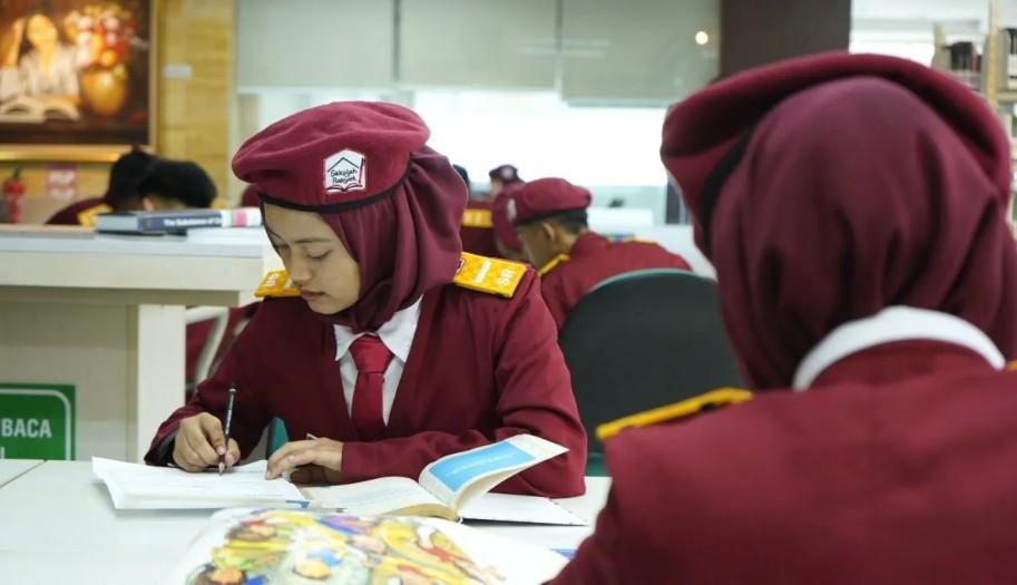 Ratusan Siswa Sekolah Rakyat Belajar di Perpusnas, Dukung Literasi Inklusif dan Kontekstual