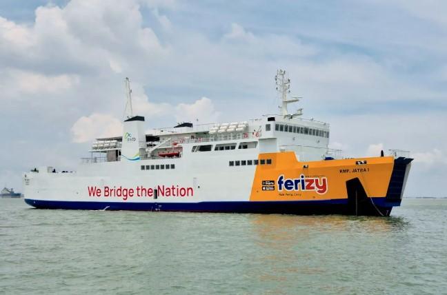 ASDP Kerahkan KMP Jatra I Angkut 44 Ton Bantuan Kemanusiaan ke Sumatera