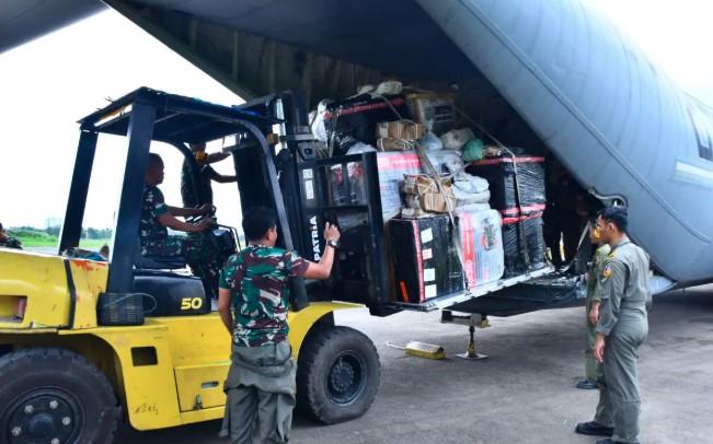 TNI AU Kerahkan Pesawat Hercules Angkut Bantuan Infrastruktur ke Bener Meriah, Aceh