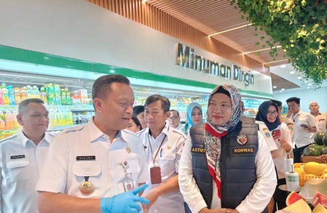 Pemkot Jakarta Timur Imbau Supermarket Tertib Tampilkan Izin Edar Produk Pangan