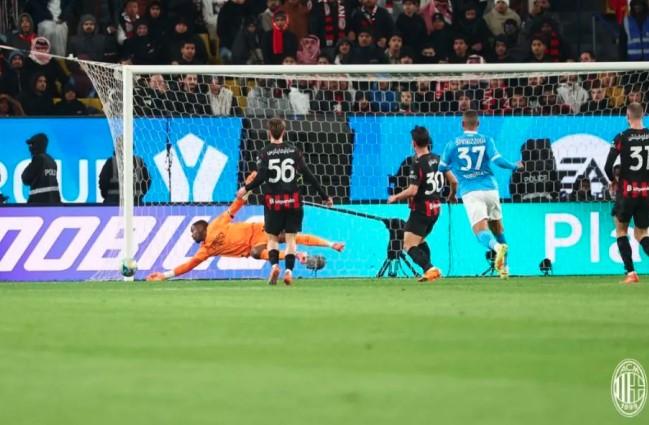 Napoli Tundukkan AC Milan 2-0 dan Melaju ke Final Piala Super Italia 2025