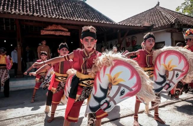 Kemenpar Terbitkan Buku Archipelago Indonesia Emas 2045 sebagai Arah Strategis Pembangunan Pariwisata Nasional
