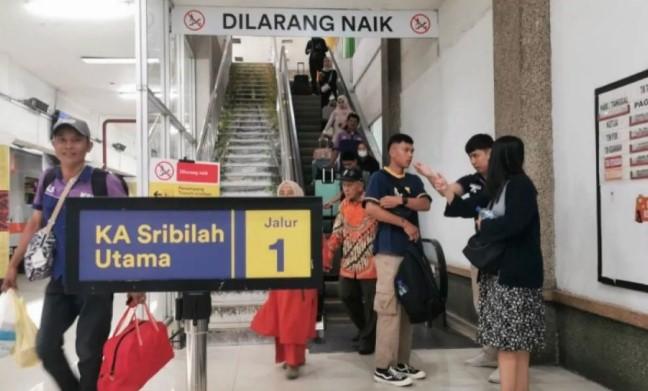 KAI Divre I Sumut Siapkan 167.688 Tempat Duduk untuk Angkutan Nataru 2025/2026, Tawarkan Diskon 30 Persen