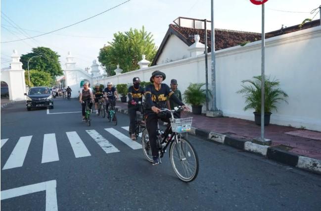 UMY Kampanyekan Gaya Hidup Rendah Emisi Lewat Gowes Heritage 2025