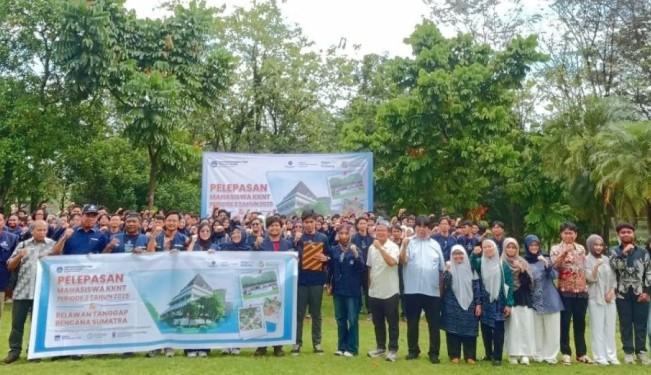 IPB University Kirim Tim Relawan dan Pangan Steril ke Wilayah Banjir di Sumatera